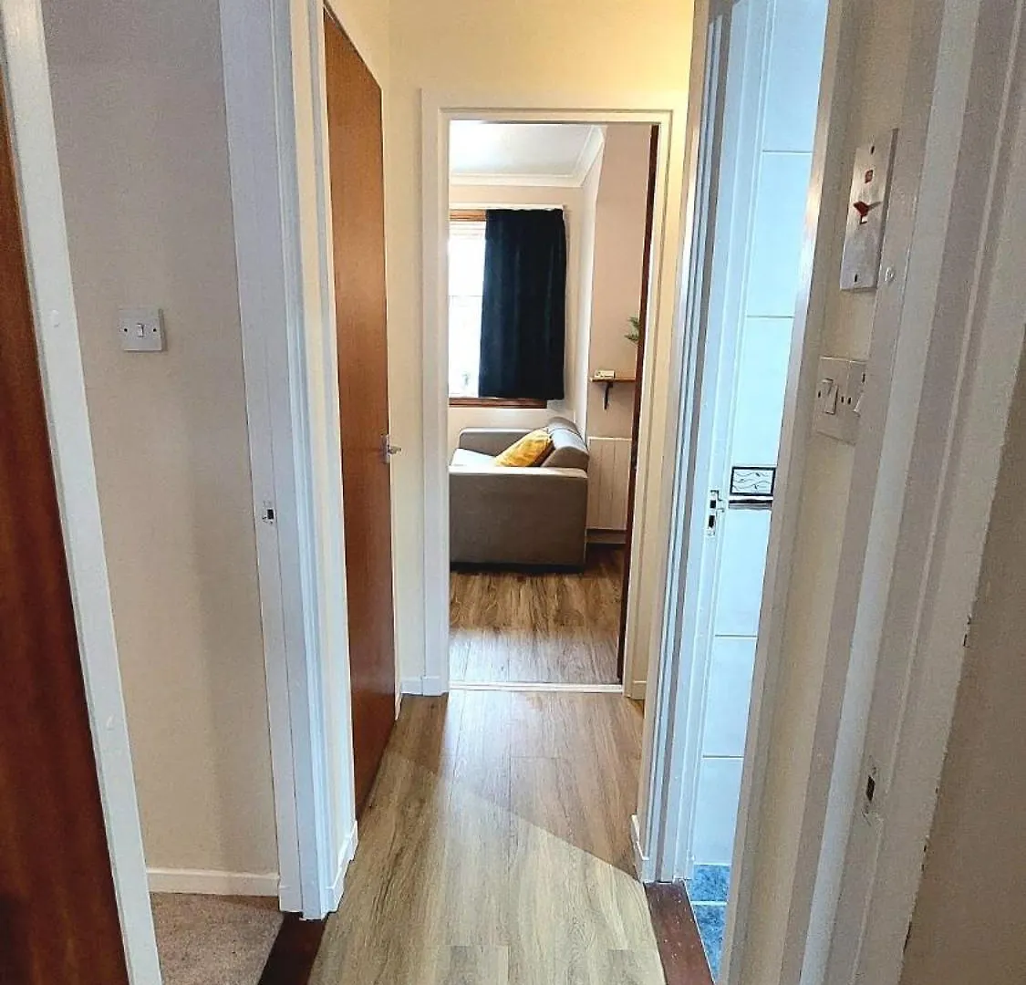Neat & Comfortable 1 Bedroom Spring Garden Flat Aberdeen 0*,  Reino Unido